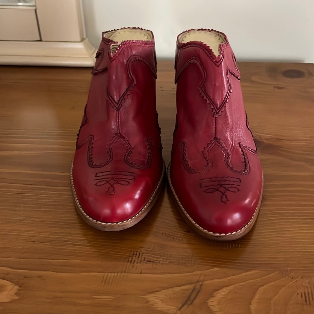 Jessica Simpson Red Clogs! BRAND NEW!! Size 7 3” heel. Very pretty.